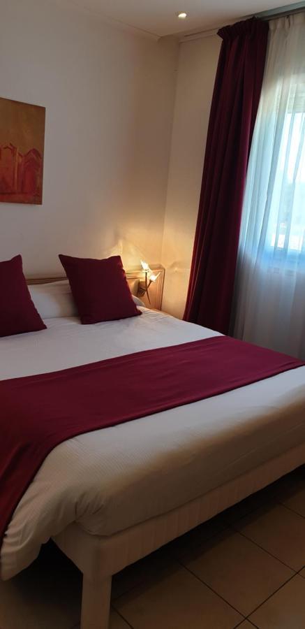 Logis Hotel & Restaurant Le Fleurance Beds photo